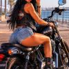 Chiara Petrova, affascinante escort lusso a Foggia, in sella alla mia moto