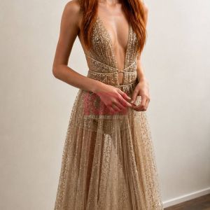 Maddy Petrauska escort lusso Novara, abito trasparente