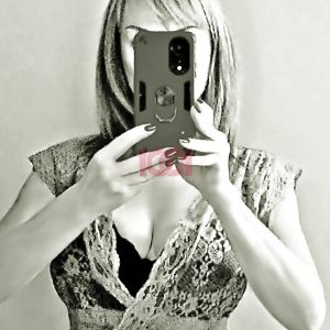 Cecil Top Mature International Lux Escort